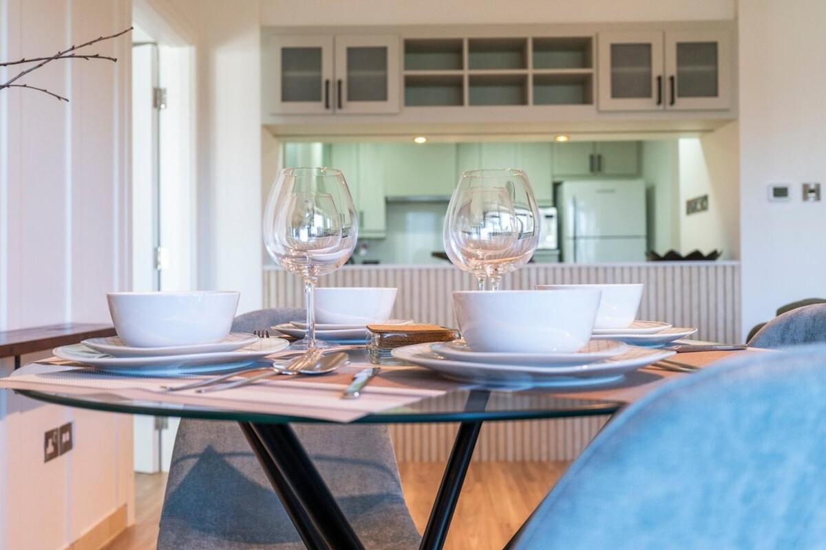 Warm 2-bedrooms With Modern Kitchen Interior In The Greens! * Dubái