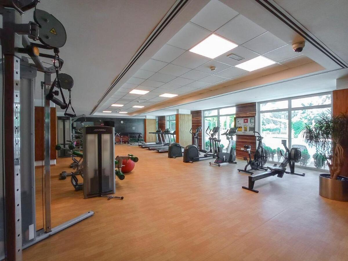 Warm 2-bedrooms With Modern Kitchen Interior In The Greens! Apartamento Dubái