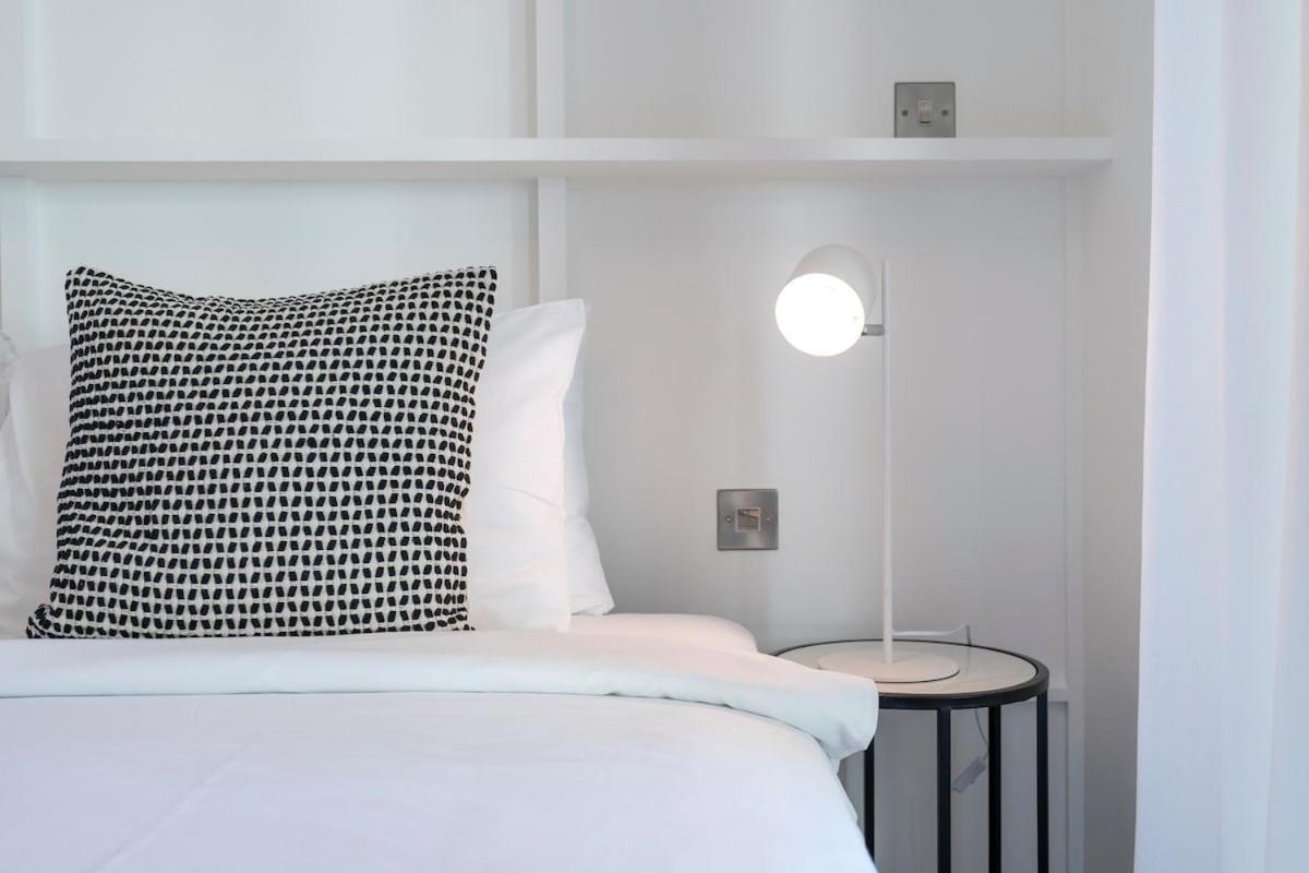 Warm 2-bedrooms With Modern Kitchen Interior In The Greens! Dubái