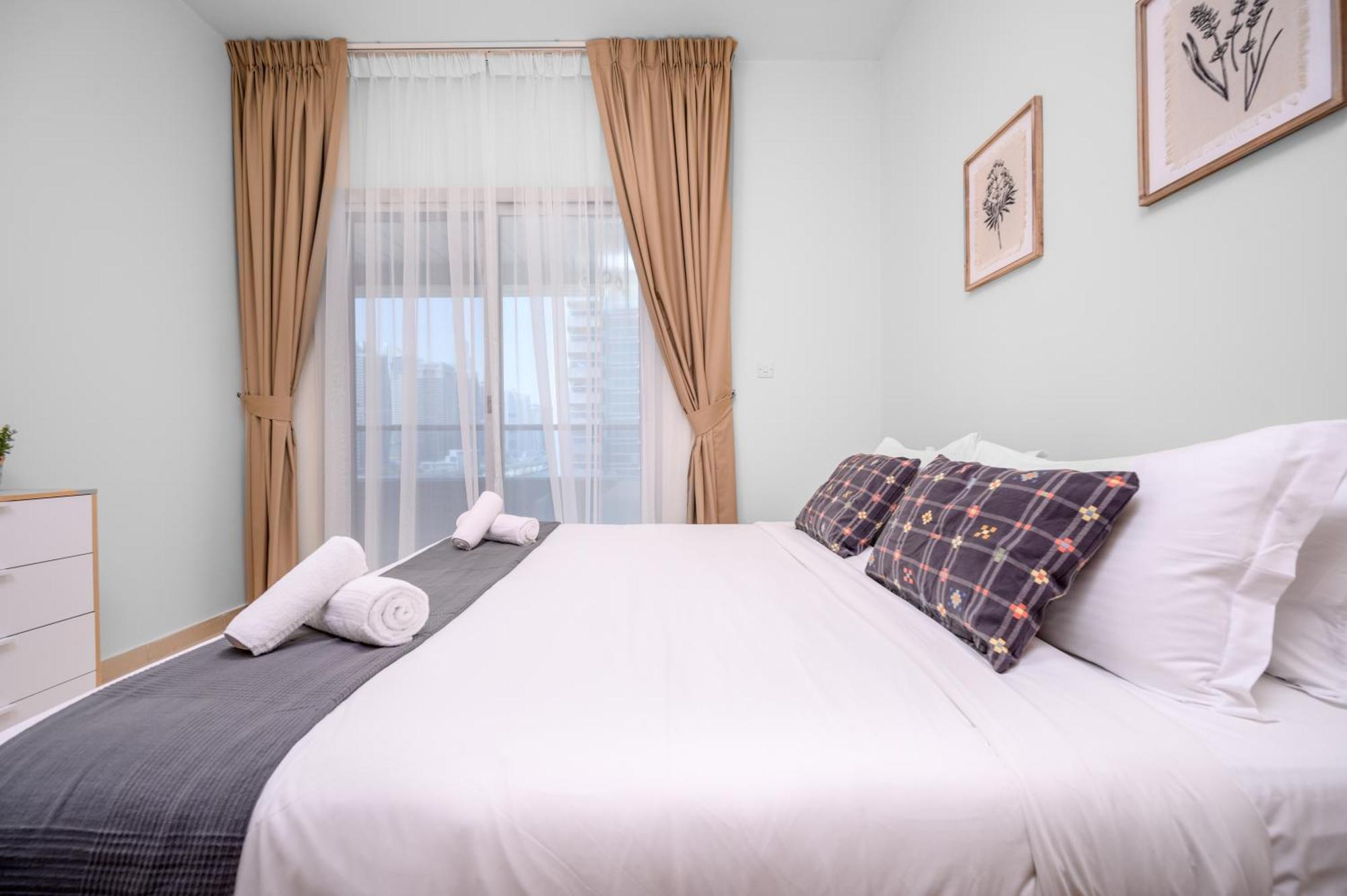 Apartment Luxurious 1-br In Active Marina
