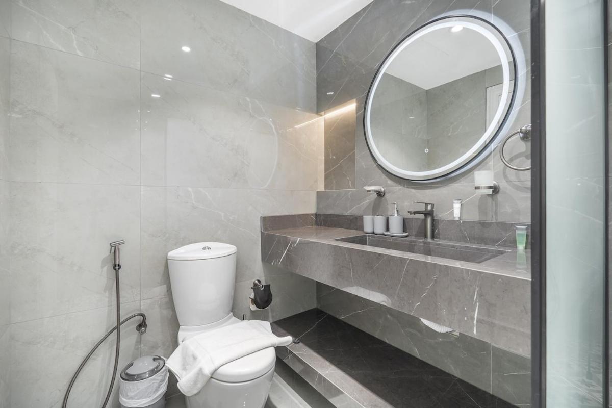 Artistic 1-bedroom Perfect For Couple At Mayfair Tower, Business Bay!