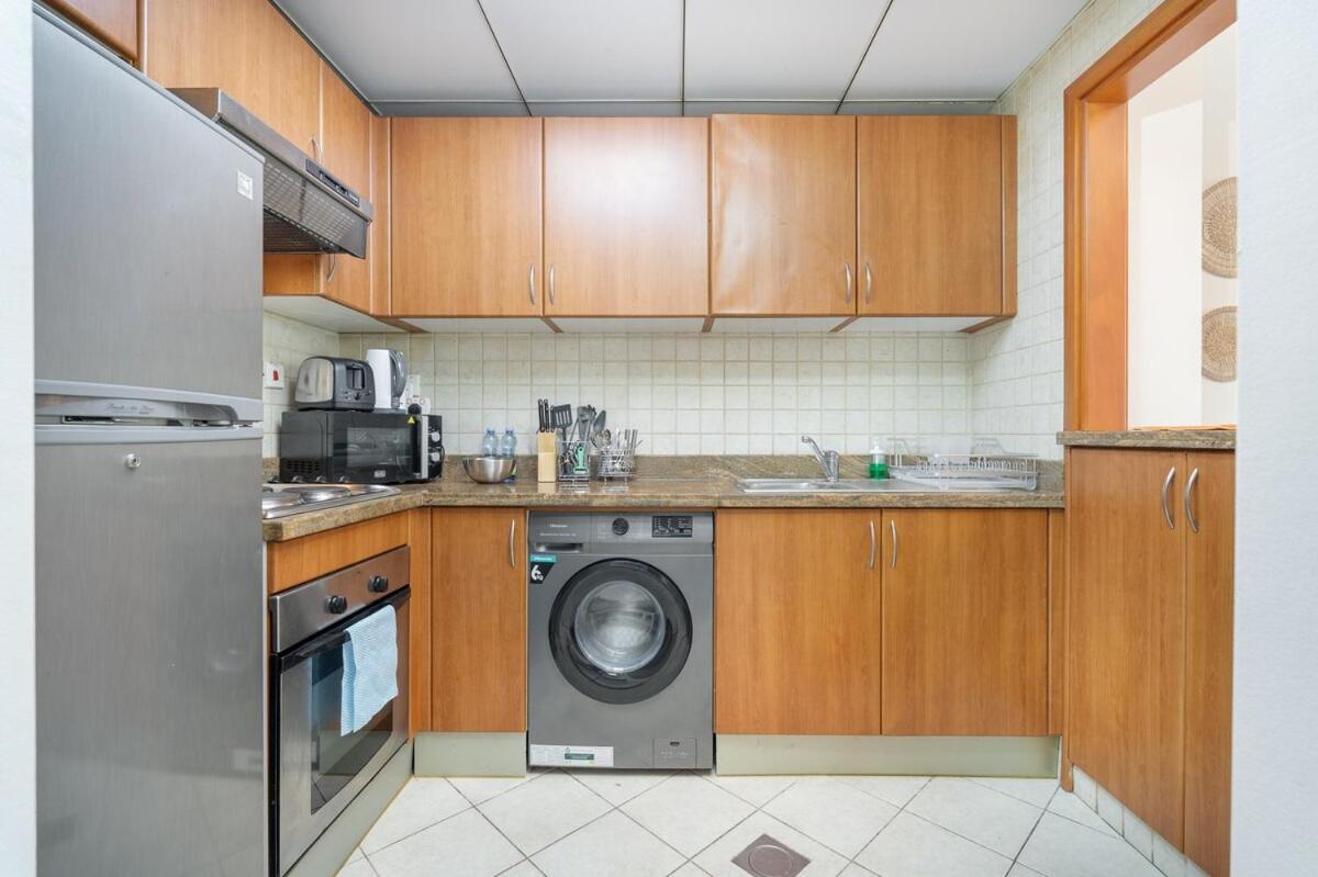 Stylish 1-bedroom In Marina Near The Walk!