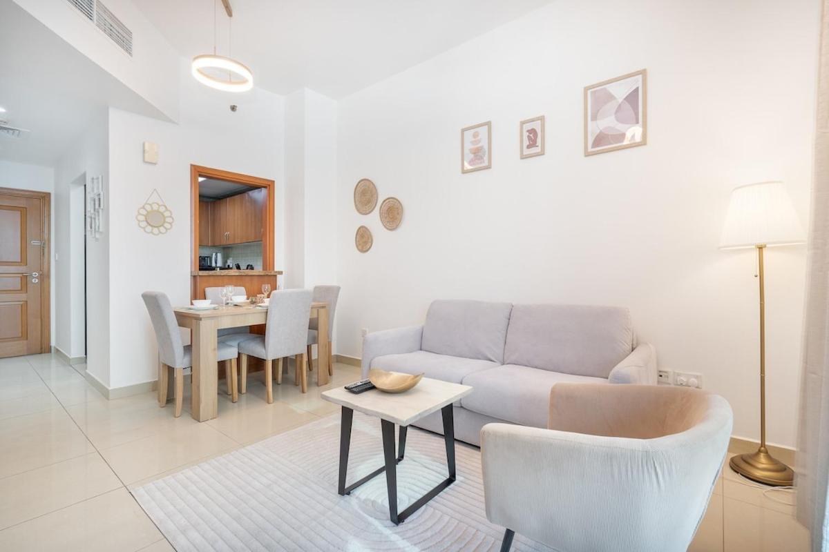 Stylish 1-bedroom In Marina Near The Walk!