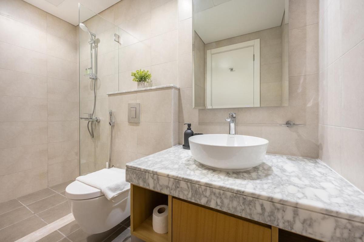 Elegant 2 Bedroom With Great Views In Business Bay * Dubaï