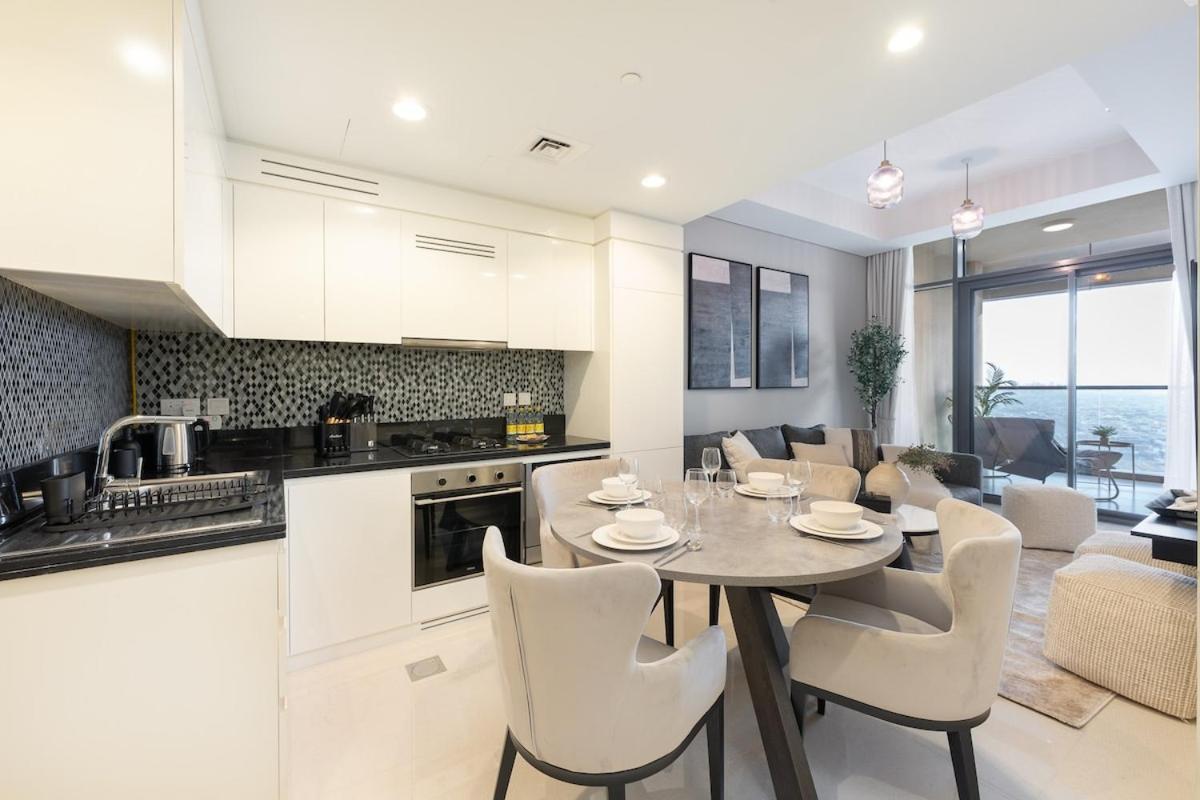 Elegant 2 Bedroom With Great Views In Business Bay Dubaï