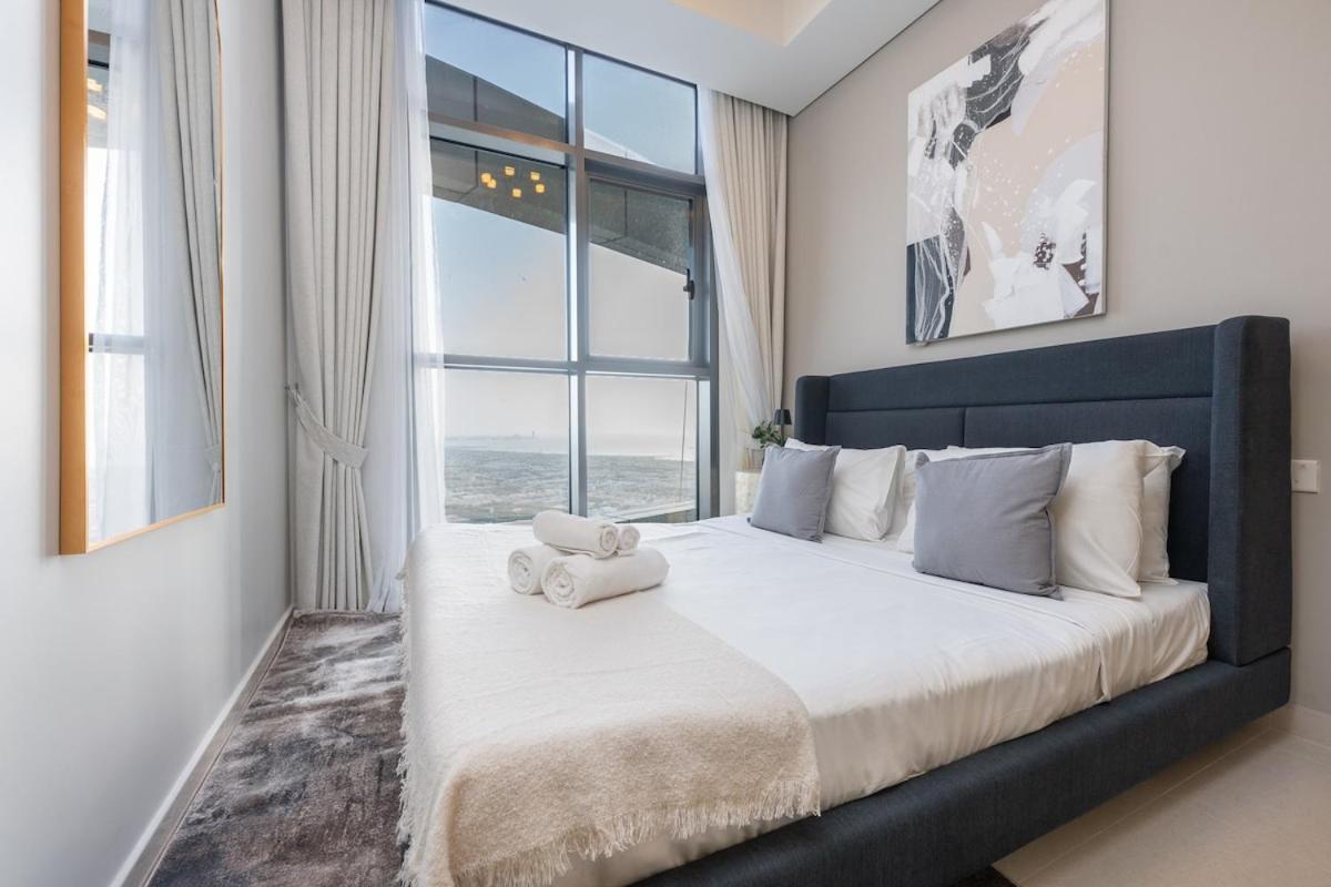 Elegant 2 Bedroom With Great Views In Business Bay * Dubaï