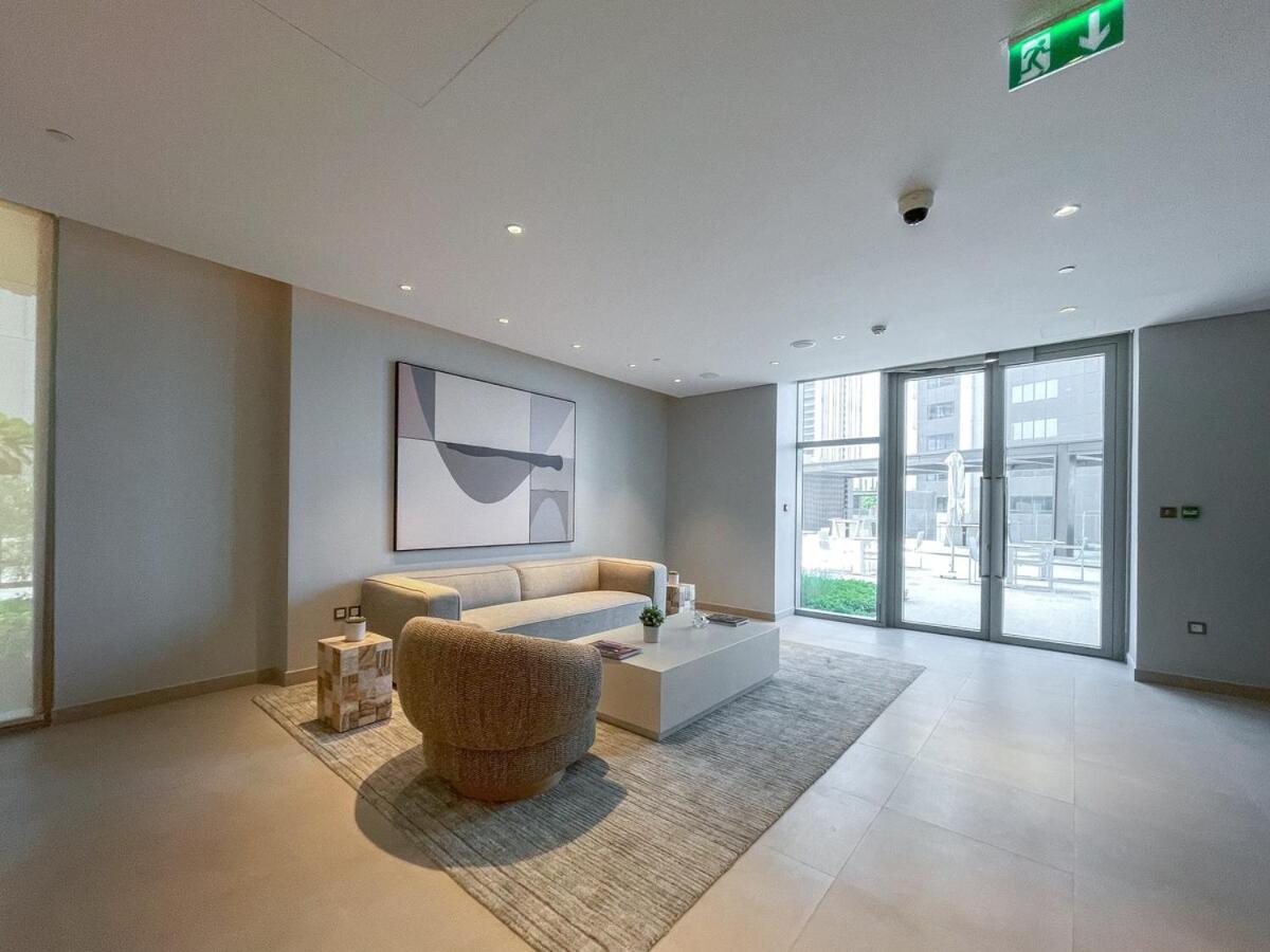 Stylish 2-bed Oasis With Pool In Peaceful Creek Harbour *