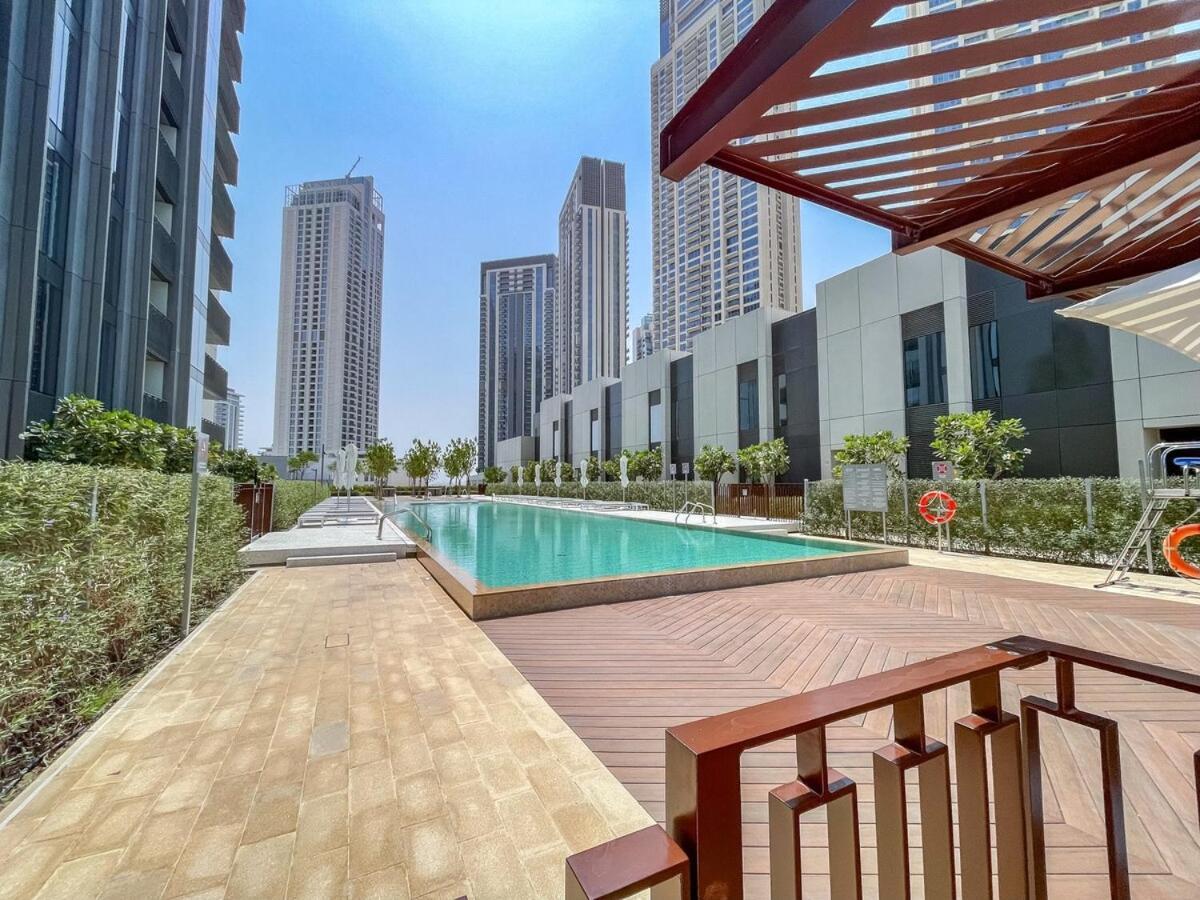 Stylish 2-bed Oasis With Pool In Peaceful Creek Harbour *