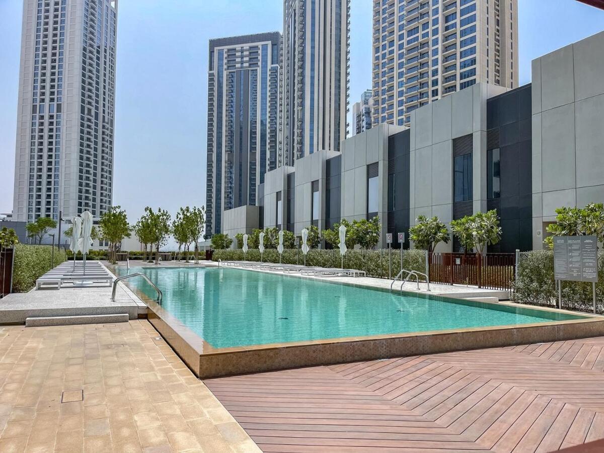Stylish 2-bed Oasis With Pool In Peaceful Creek Harbour Apartment