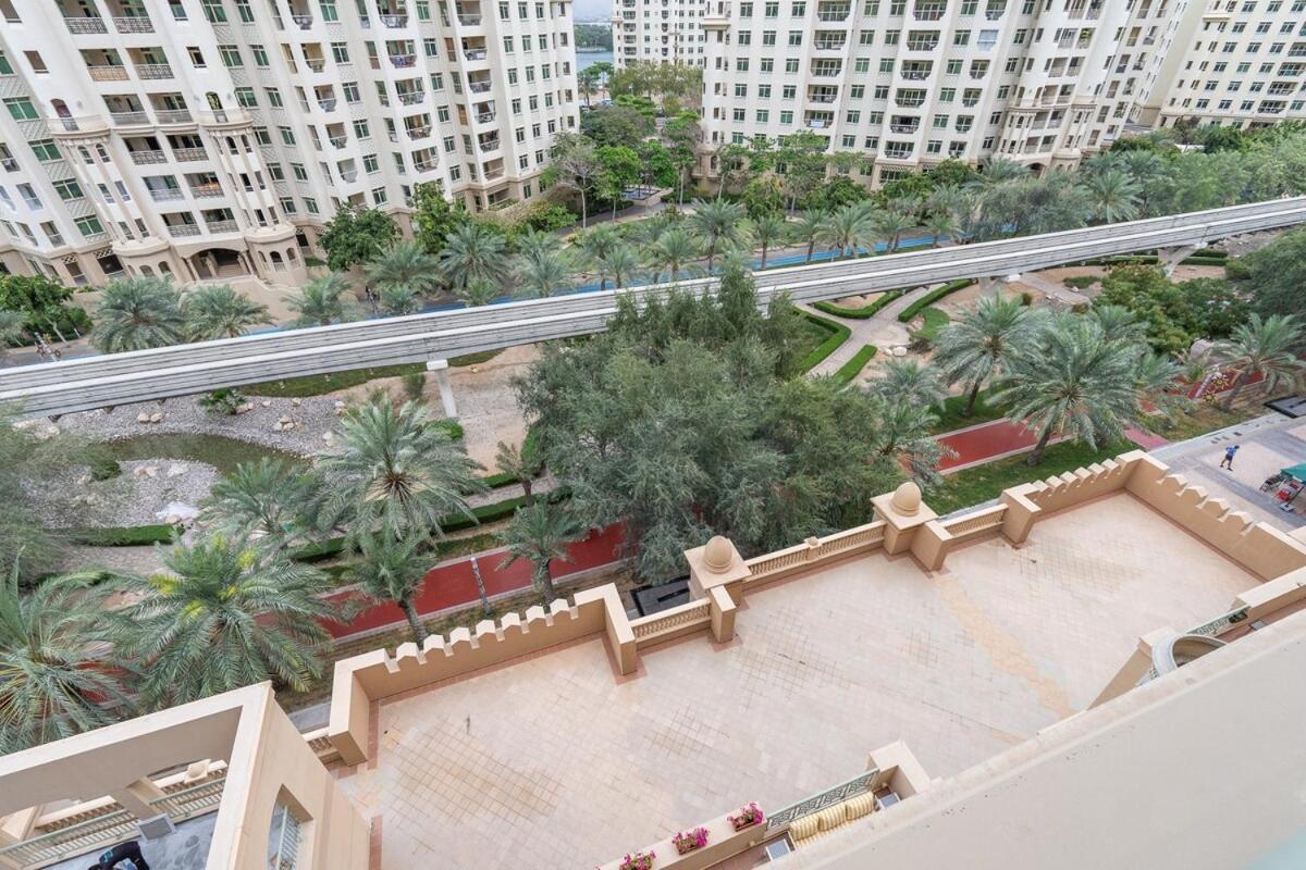 Apartamento Spacious 3-bedrooms With Cozy Balcony In Palm Jumeira! Dubái