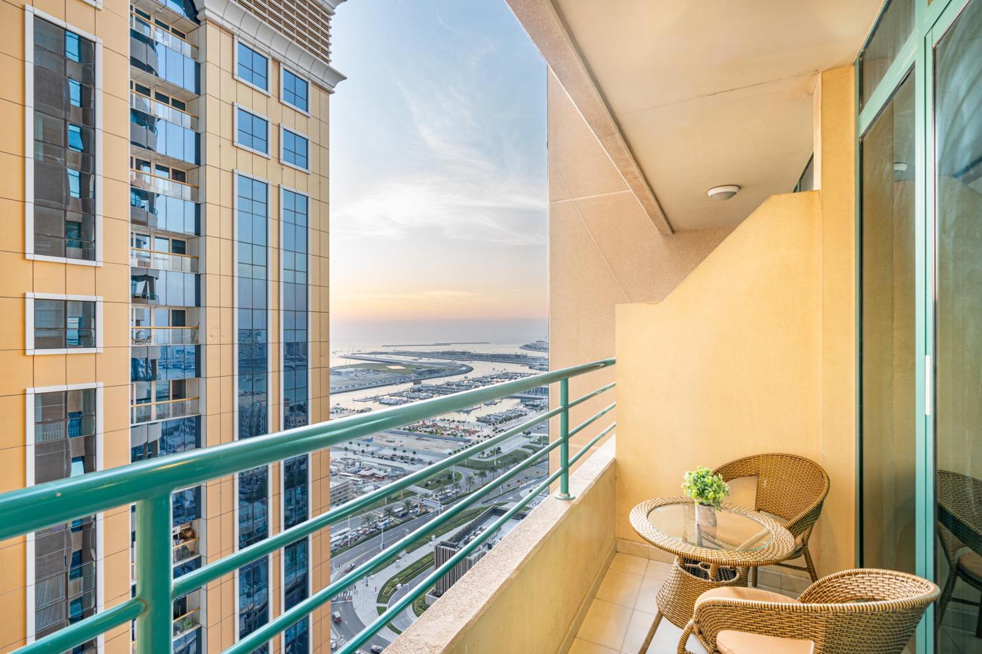 Appartement Spacious In The Heart Of Marina Dubaï