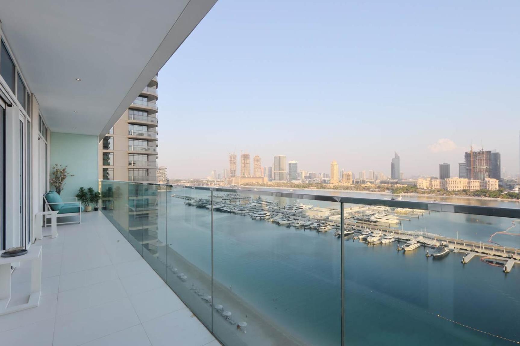 Livbnb - 2br With Stunning Views, Beachfront Living Appartement