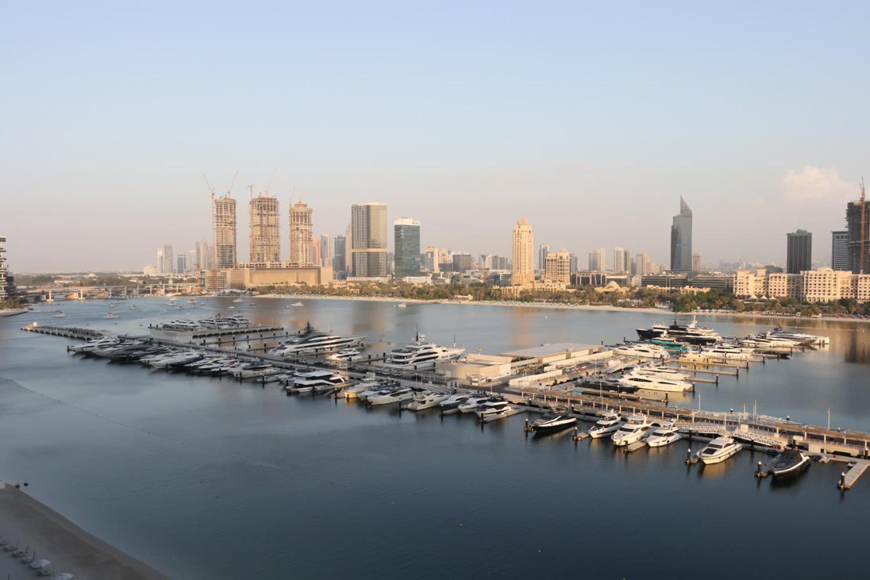 Livbnb - 2br With Stunning Views, Beachfront Living Appartement