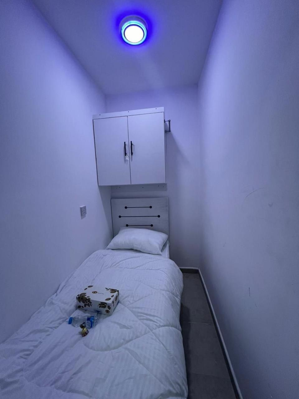 Luxnest Internet Private Bed Space Men Only Dubaï