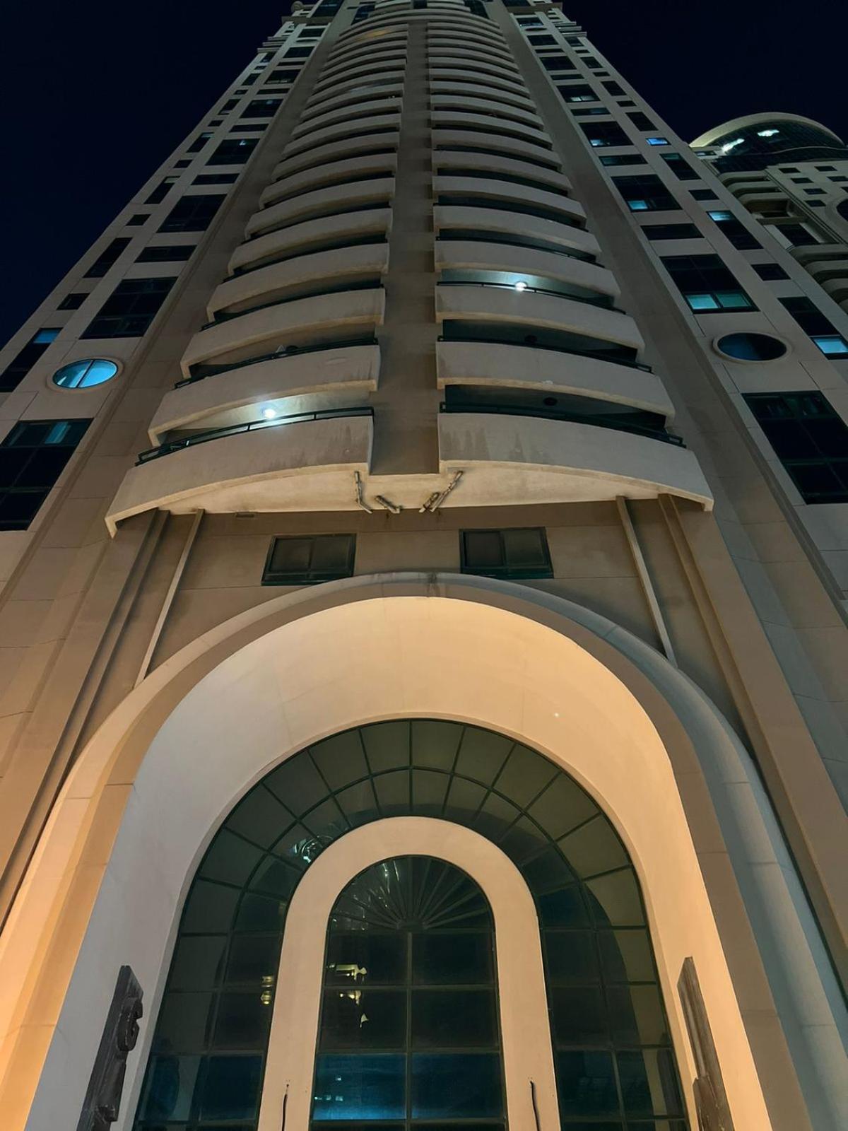 Luxnest Internet Private Bed Space Men Only Dubaï