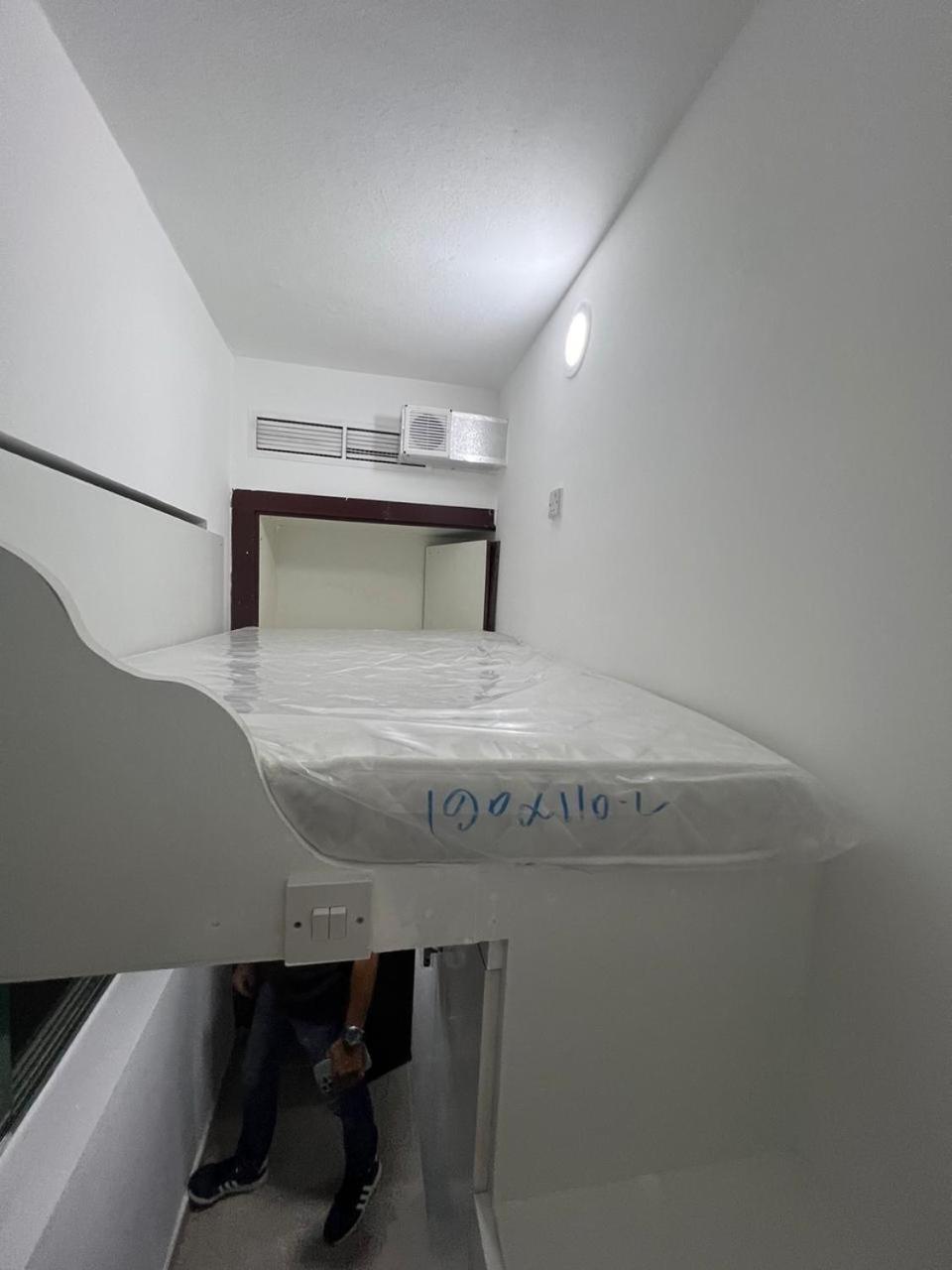 Luxnest Internet Private Bed Space Men Only Mini-hôtel *