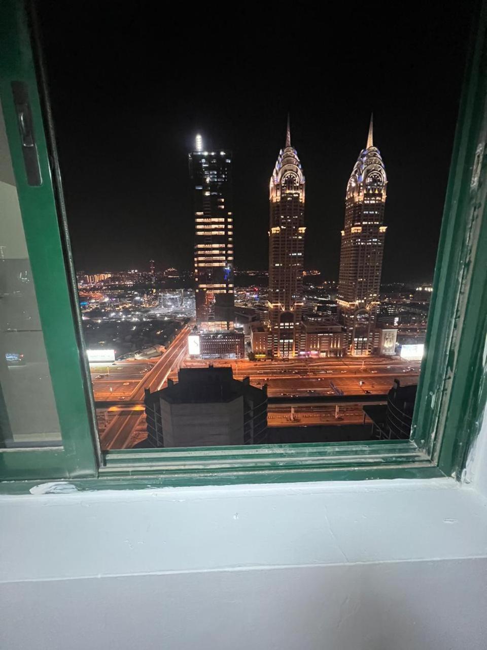 Luxnest Internet Private Bed Space Men Only Dubaï