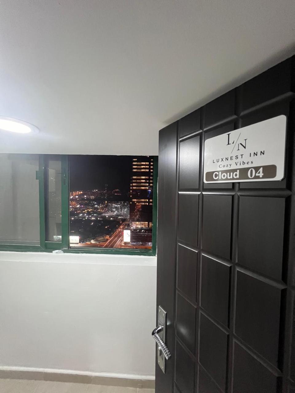Locanda Luxnest Internet Private Bed Space Men Only