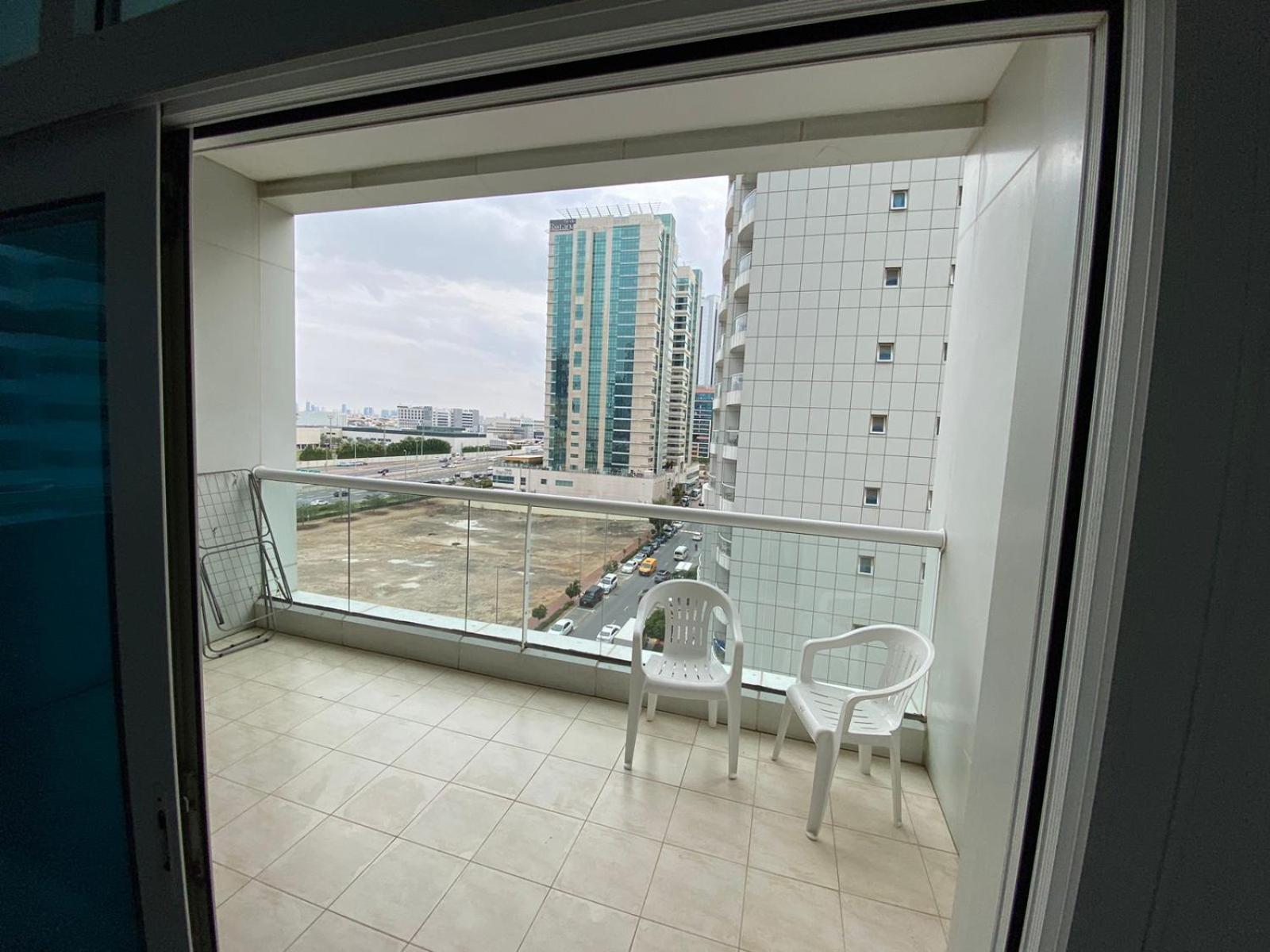 Wonderful ' For Girls Only ' In Tecom, Al Barsha Habitación en casa particular Dubái
