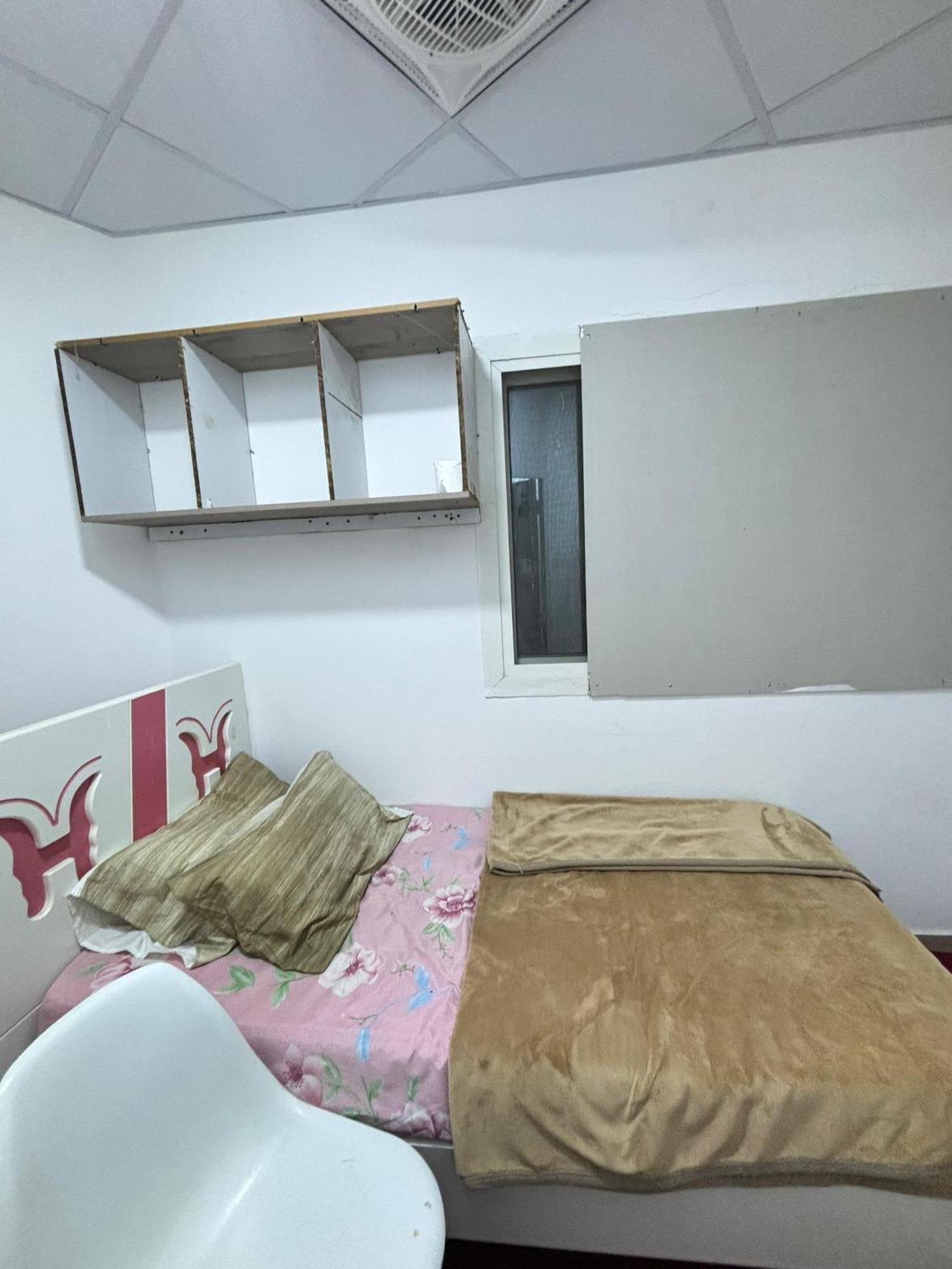 Dxb And Pension * Dubaï