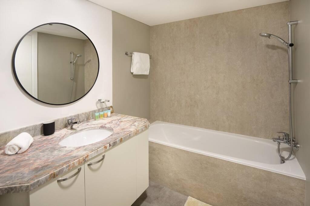 Appartement Prime Retreats - Steps To Grosvenor Marina Dubai