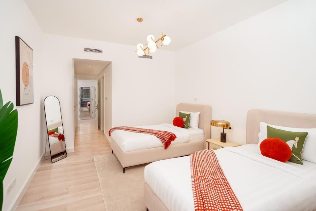 Prime Retreats - Steps To Grosvenor Marina Dubai