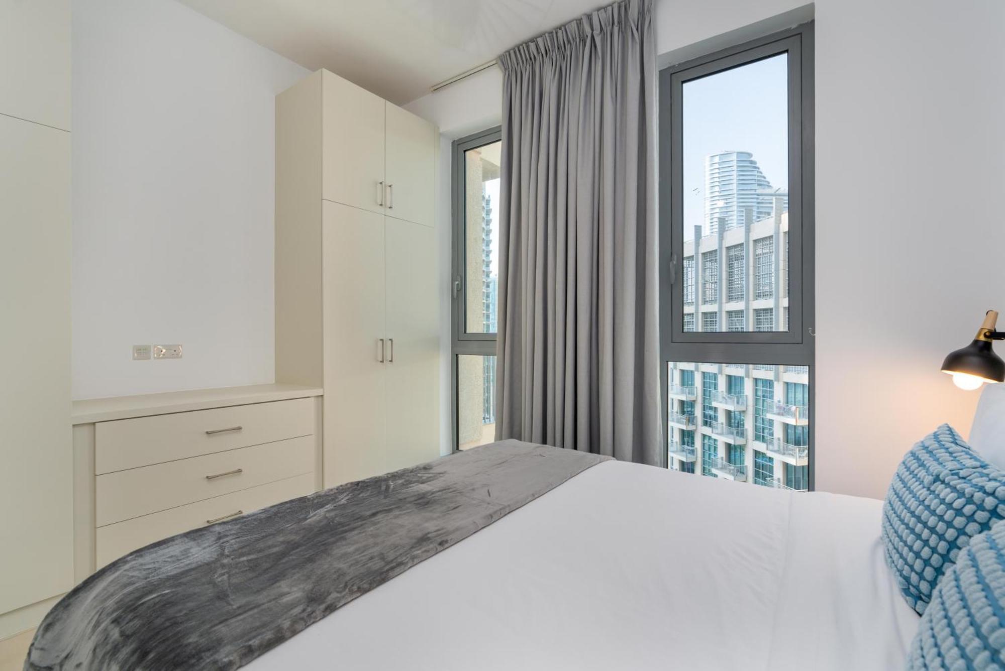 Apartment Burj Khalifa Views - 5 Min Walk From Mall - Upgraded - Designer Choice - 8 People - Opera