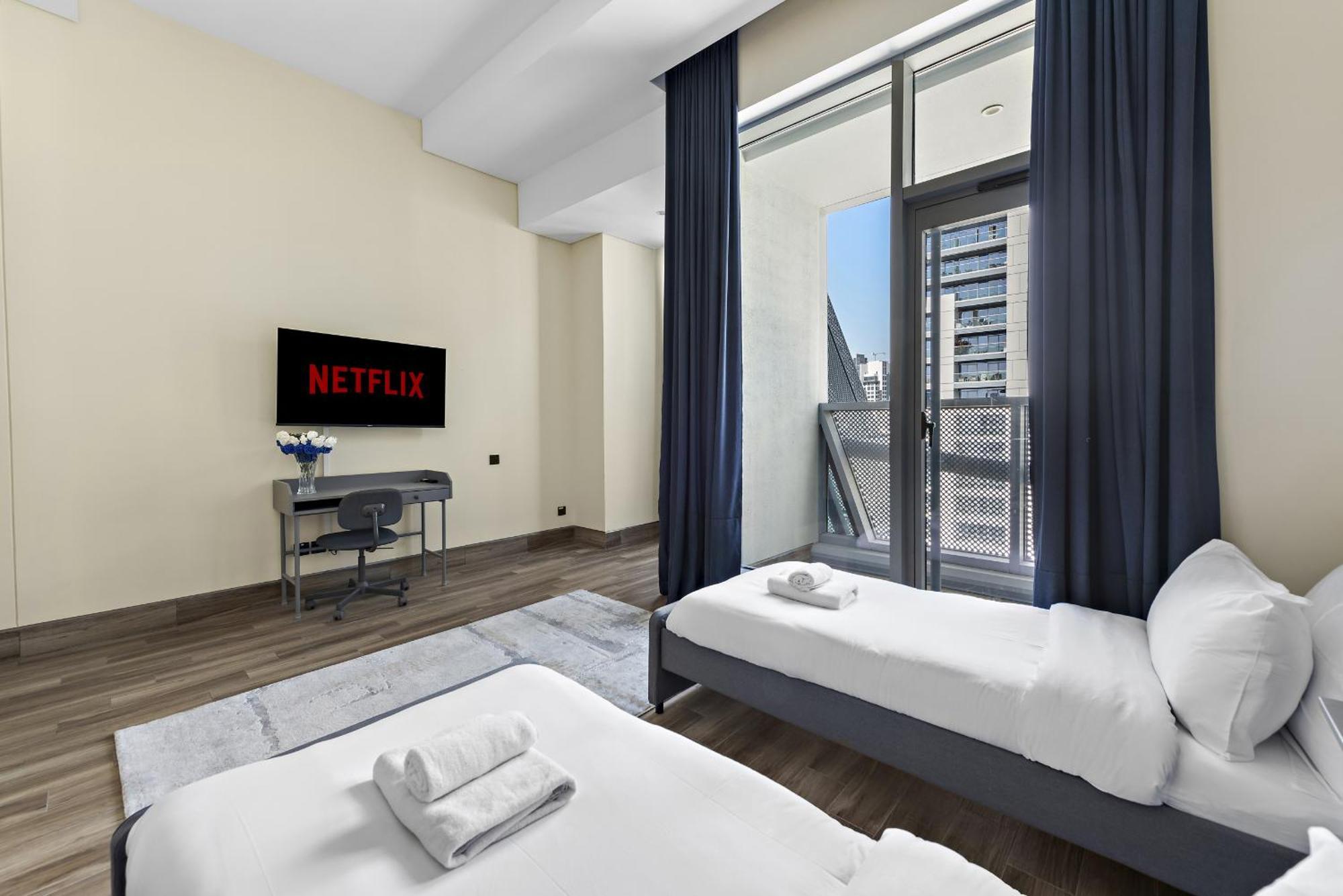 Vayk - Contemporary Building, Spacious 2-bedroom Apartamento