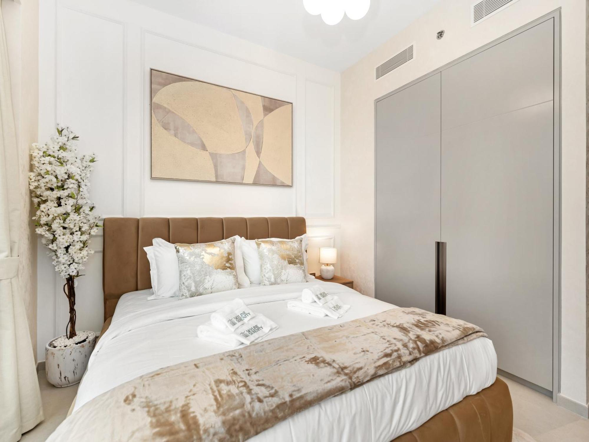 Grandeur 2 Bedroom I Burj Khalifa & Fountain Views I Free Parking, Gym, Pool, Wi-fi & Ps5 I By Skyline Serenity Appartamento Dubai
