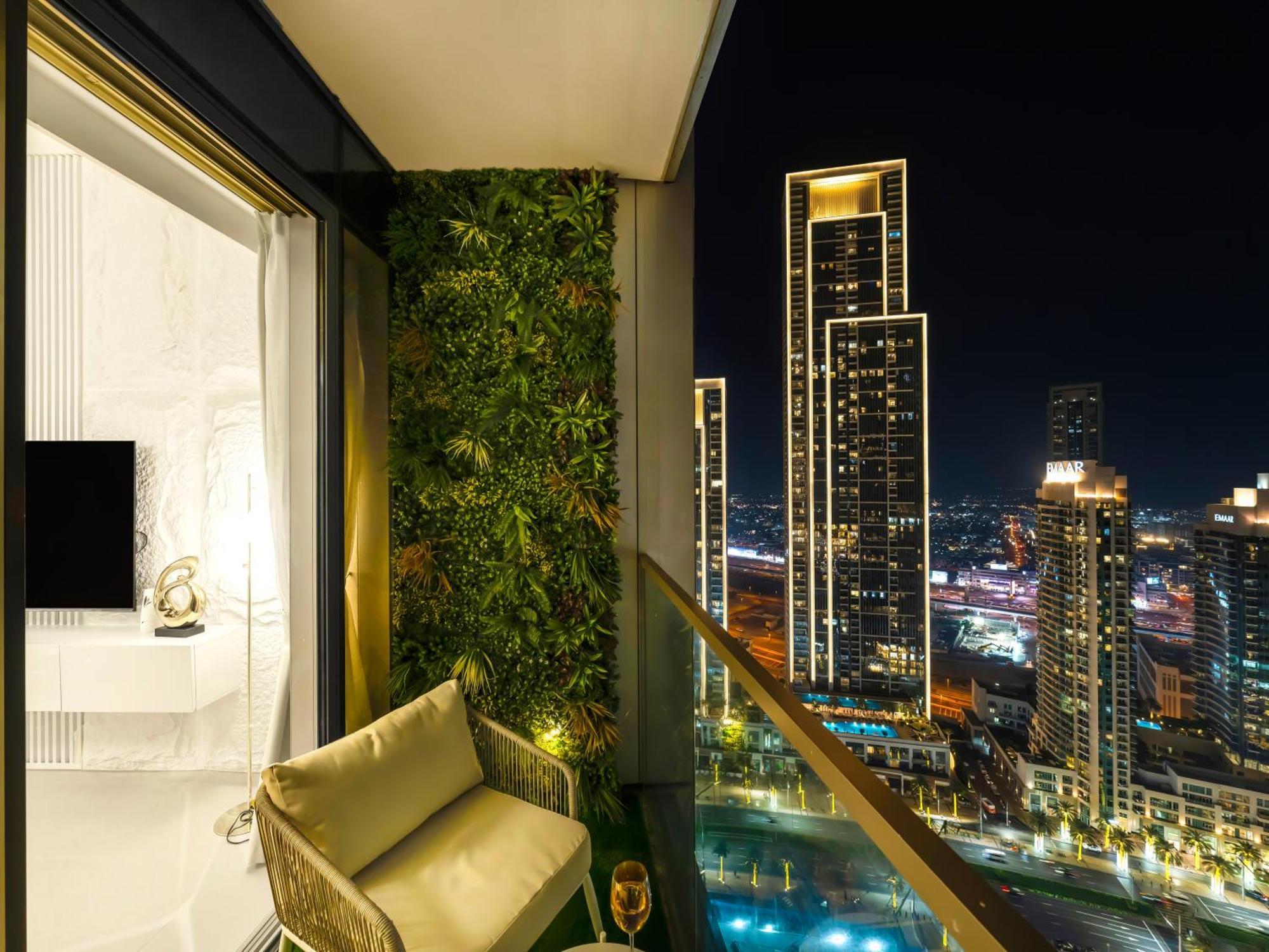 Grandeur 2 Bedroom I Burj Khalifa & Fountain Views I Free Parking, Gym, Pool, Wi-fi & Ps5 I By Skyline Serenity Appartamento Dubai
