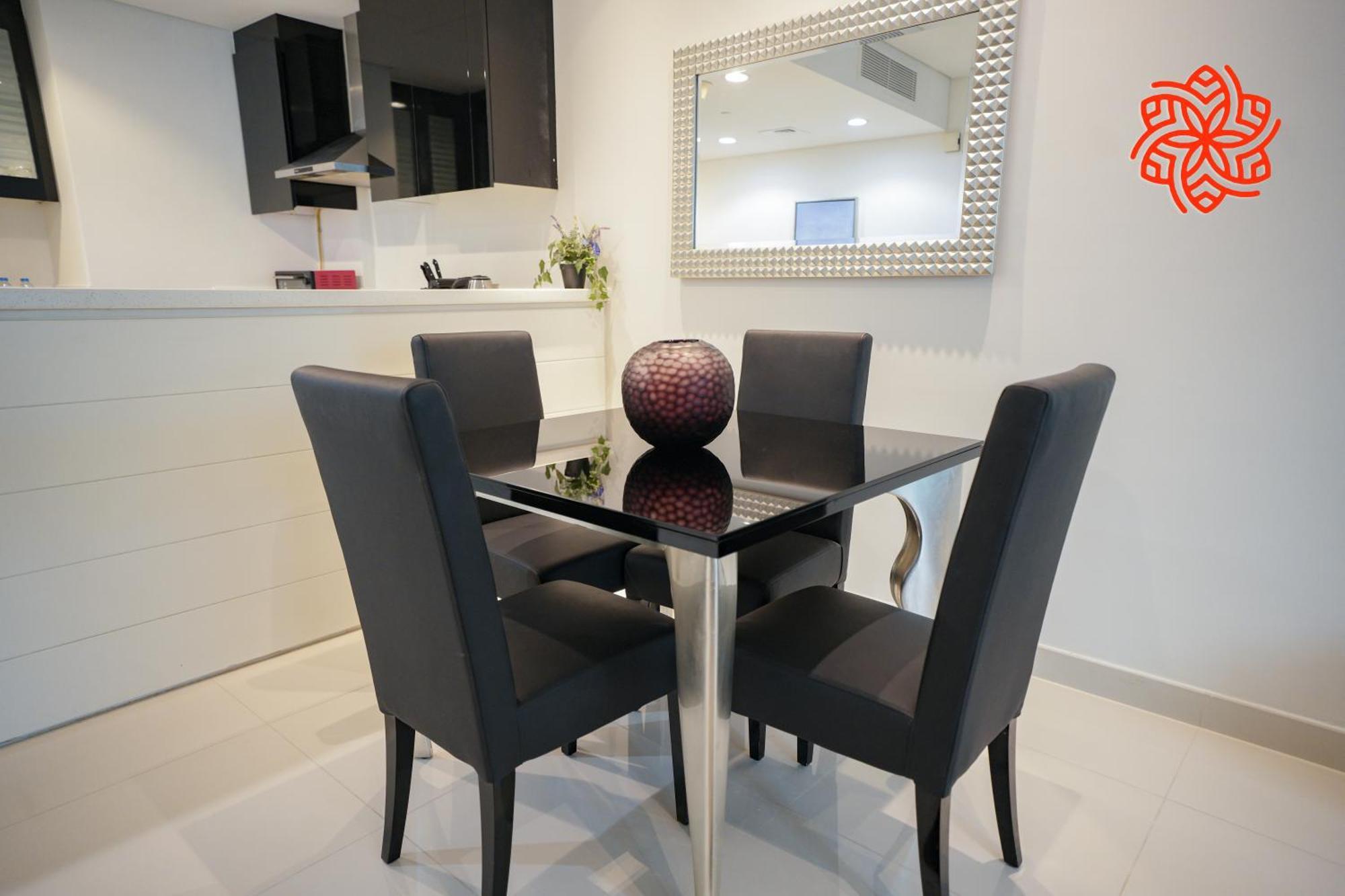Alashrafia Saray- Upscale 1bdr In Canal Views Appartement Dubaï