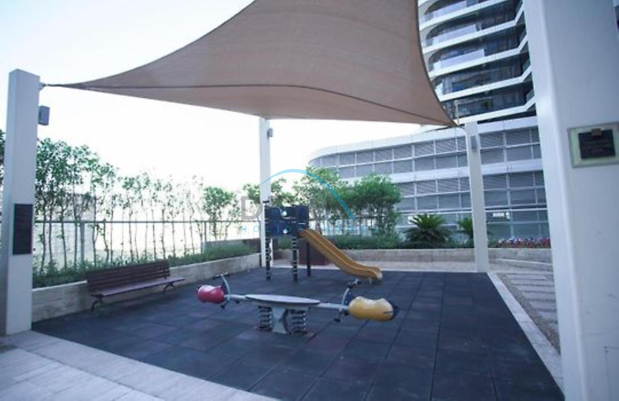 Whimsical 3br At The Signature, Downtown By Deluxe Homes Dubaï