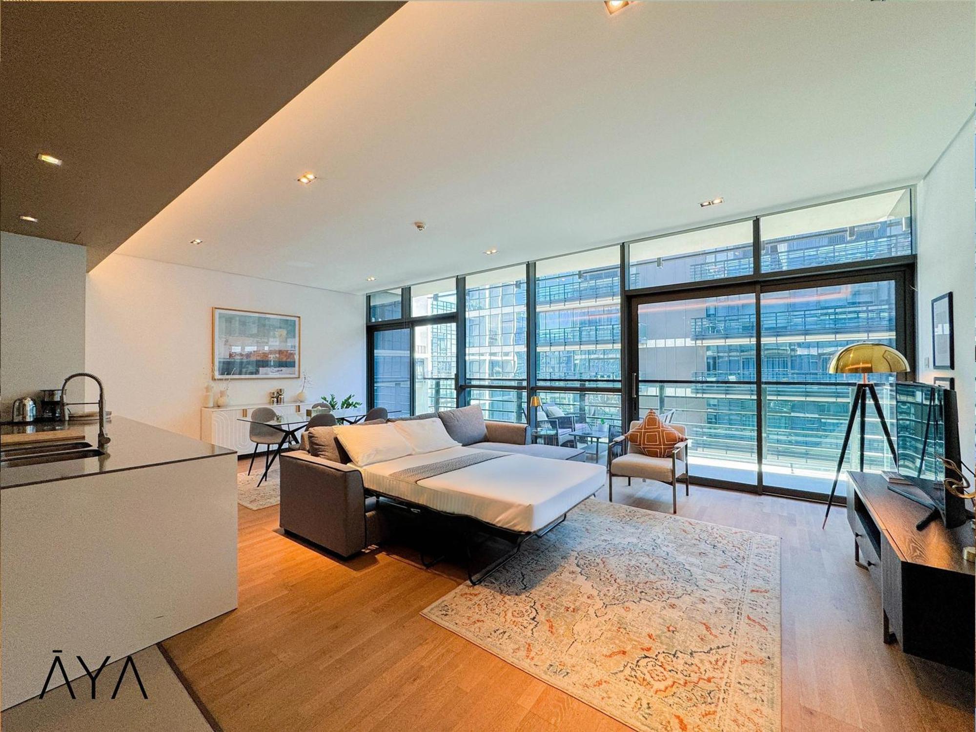 Luxury With Pool, Patio & Gym In Walk Lägenhet *