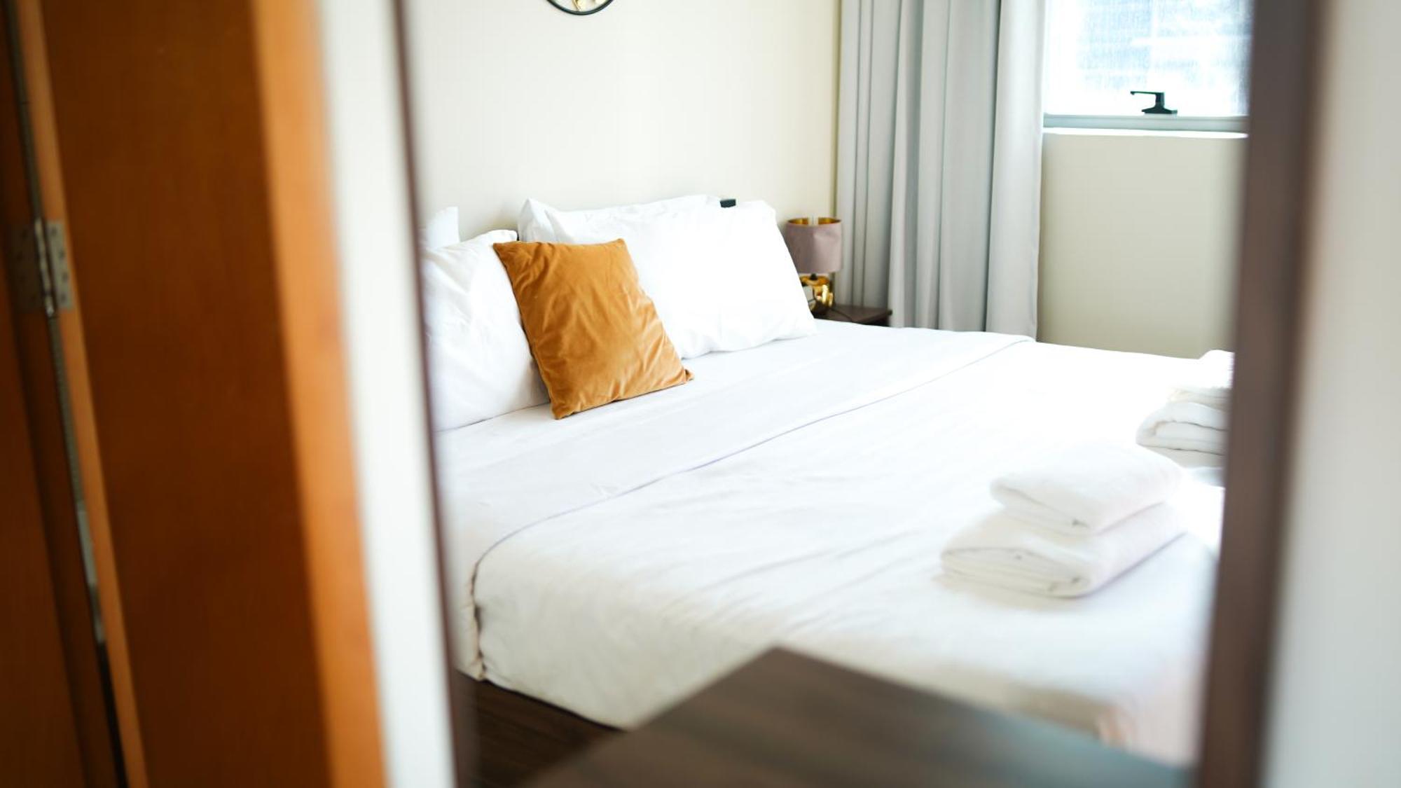 Spacious 2 Bed At Marina High Floor Apartamento Dubái