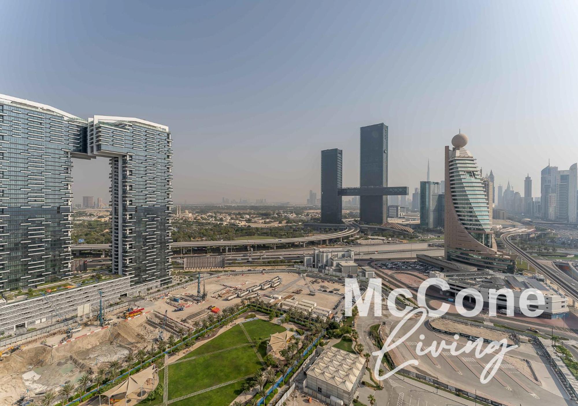 Scenic View 1br With Balcony Dubaï