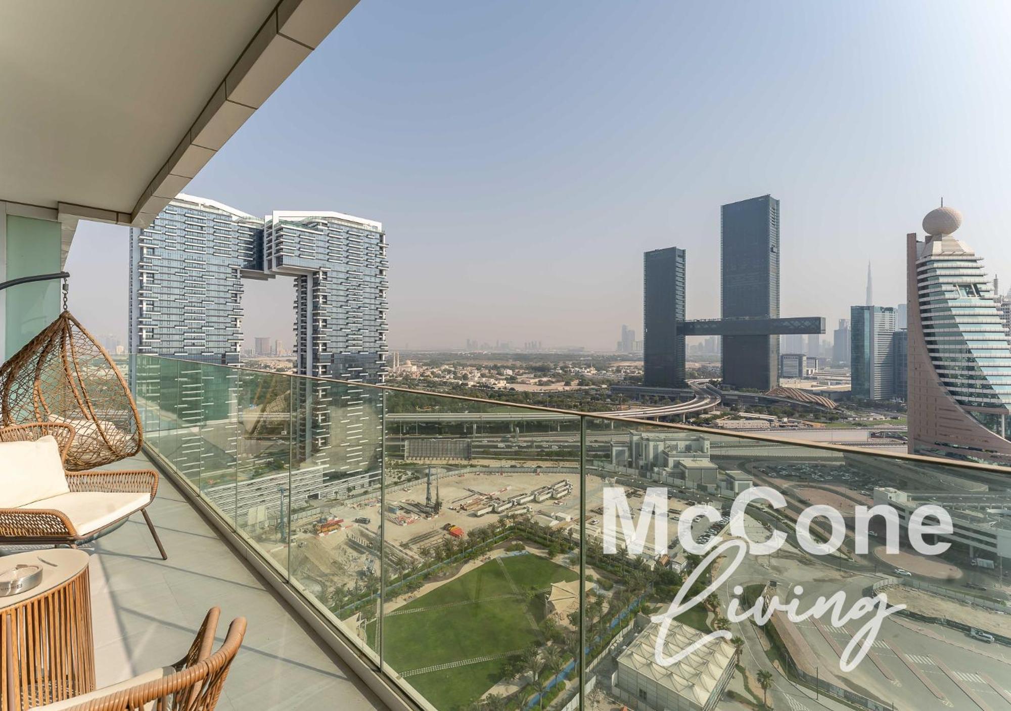 Scenic View 1br With Balcony Dubaï