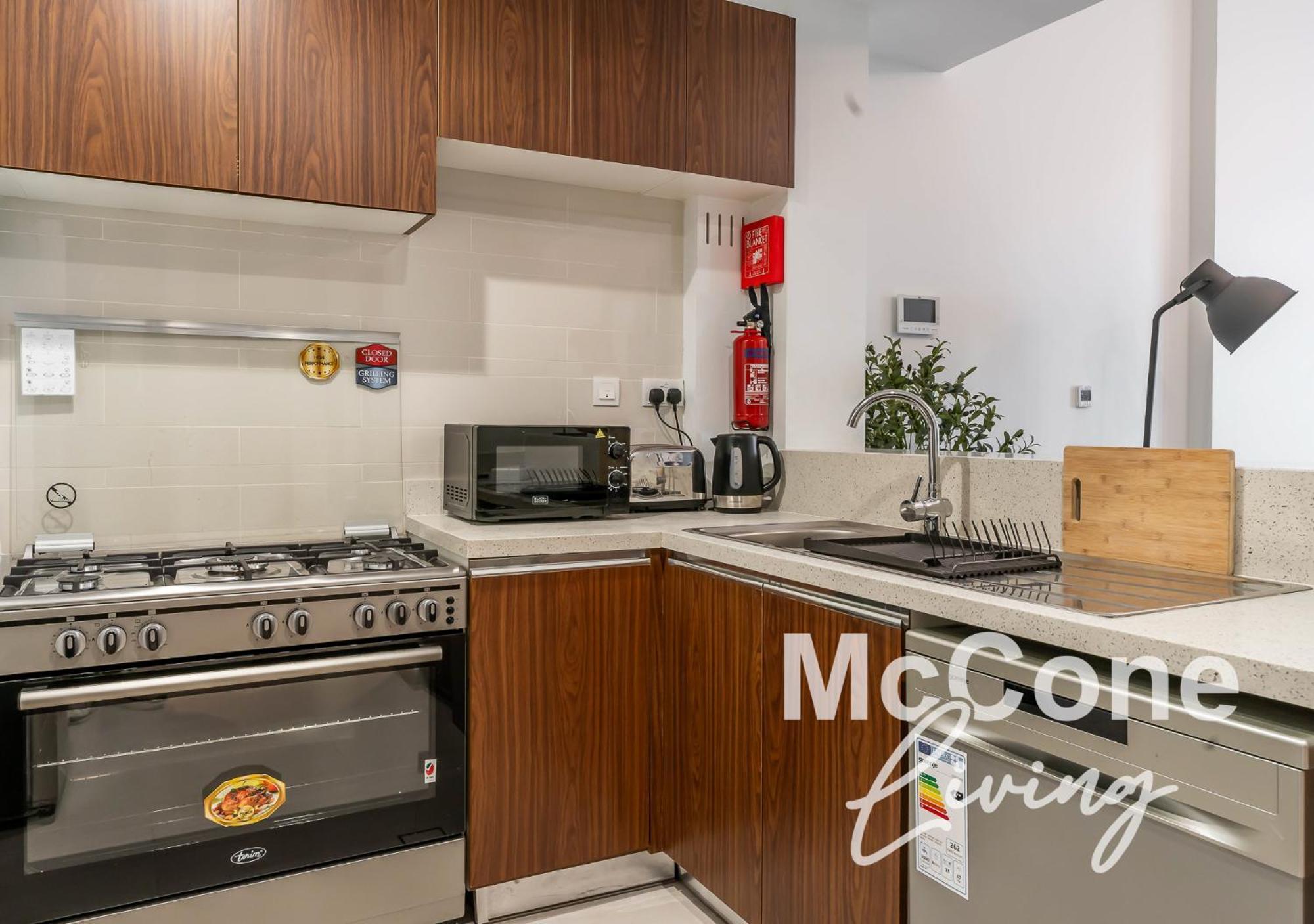 Scenic View 1br With Balcony