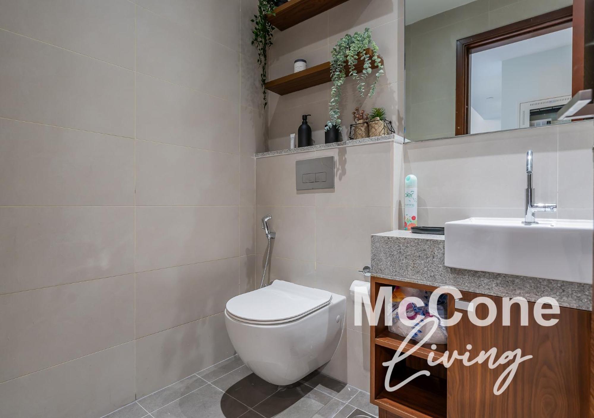 Scenic View 1br With Balcony * Dubaï