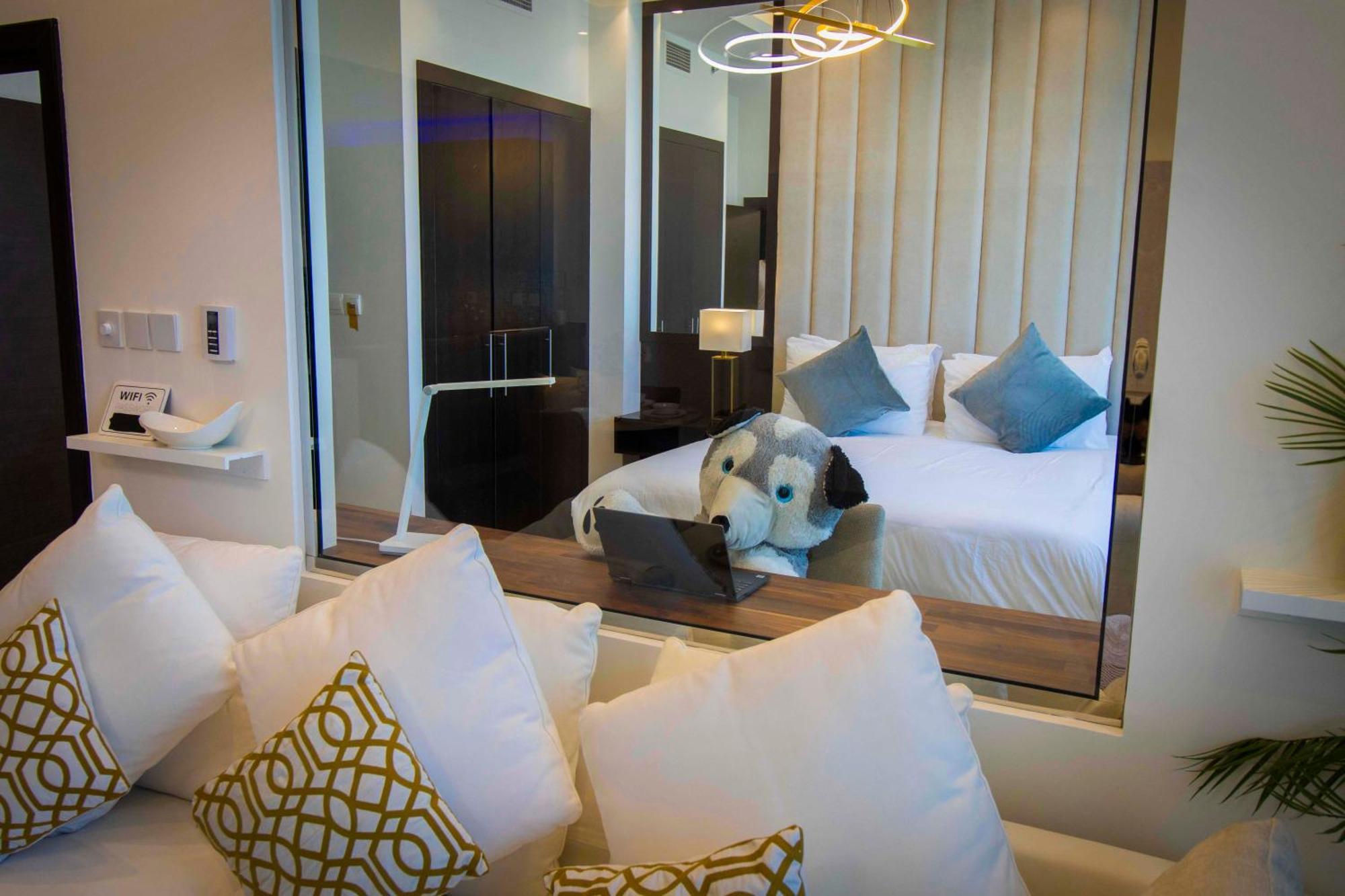 Vacation Friendly View Luxury 1bedroom- Walk To & Mall Lägenhet *