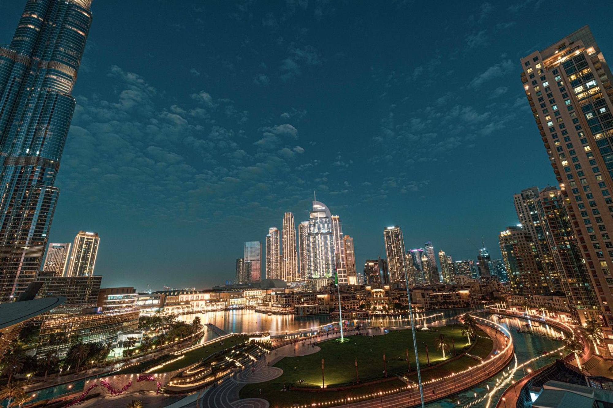 View In With Full Burj Khalifa, Fountains, Park View, Next To Mall And Opera Lägenhet Dubai