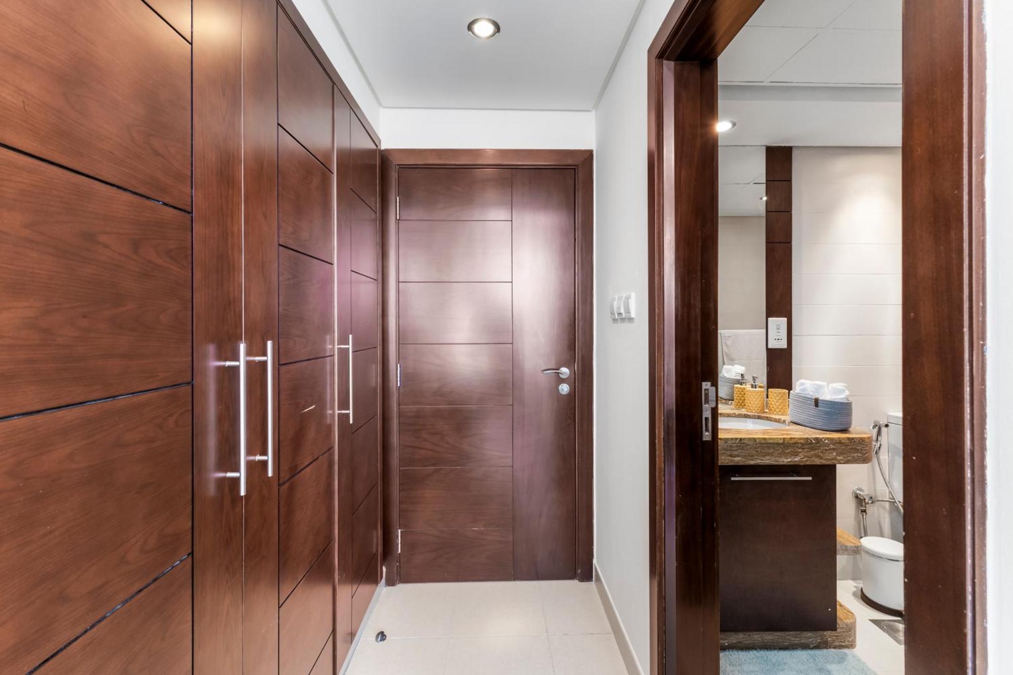 Apartemen Stylish 1 Bedroom - Burj Khalifa View- 5Mn Walk To Dubai Mall-Apartment In Burj Views Tower *