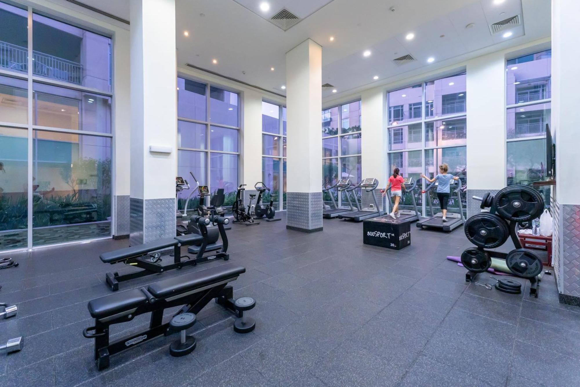 Stylish 1 Bedroom - Burj Khalifa View- 5Mn Walk To Dubai Mall-Apartment In Burj Views Tower Apartemen