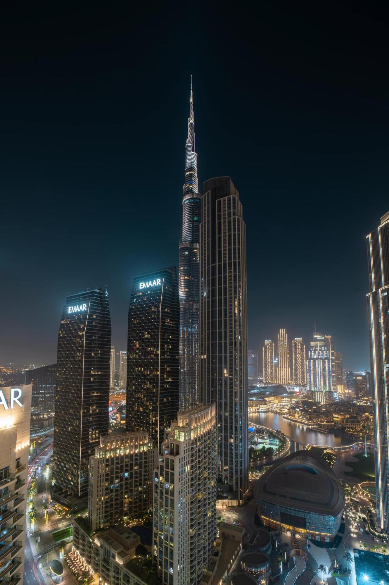 Frank Porter - Tower 1 * Dubaï