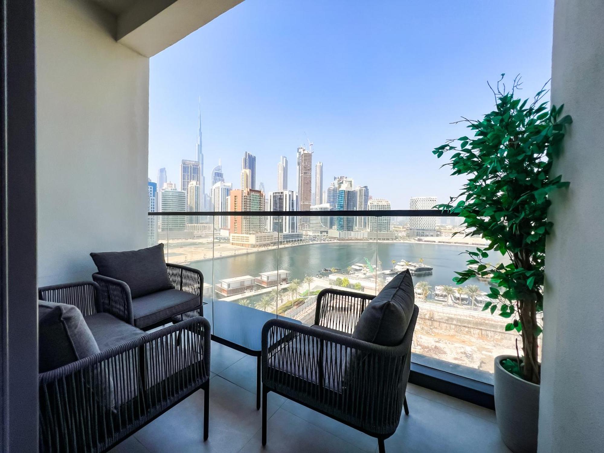 Chic 1-bedroom With Epic Burj Khalifa Views Appartement *