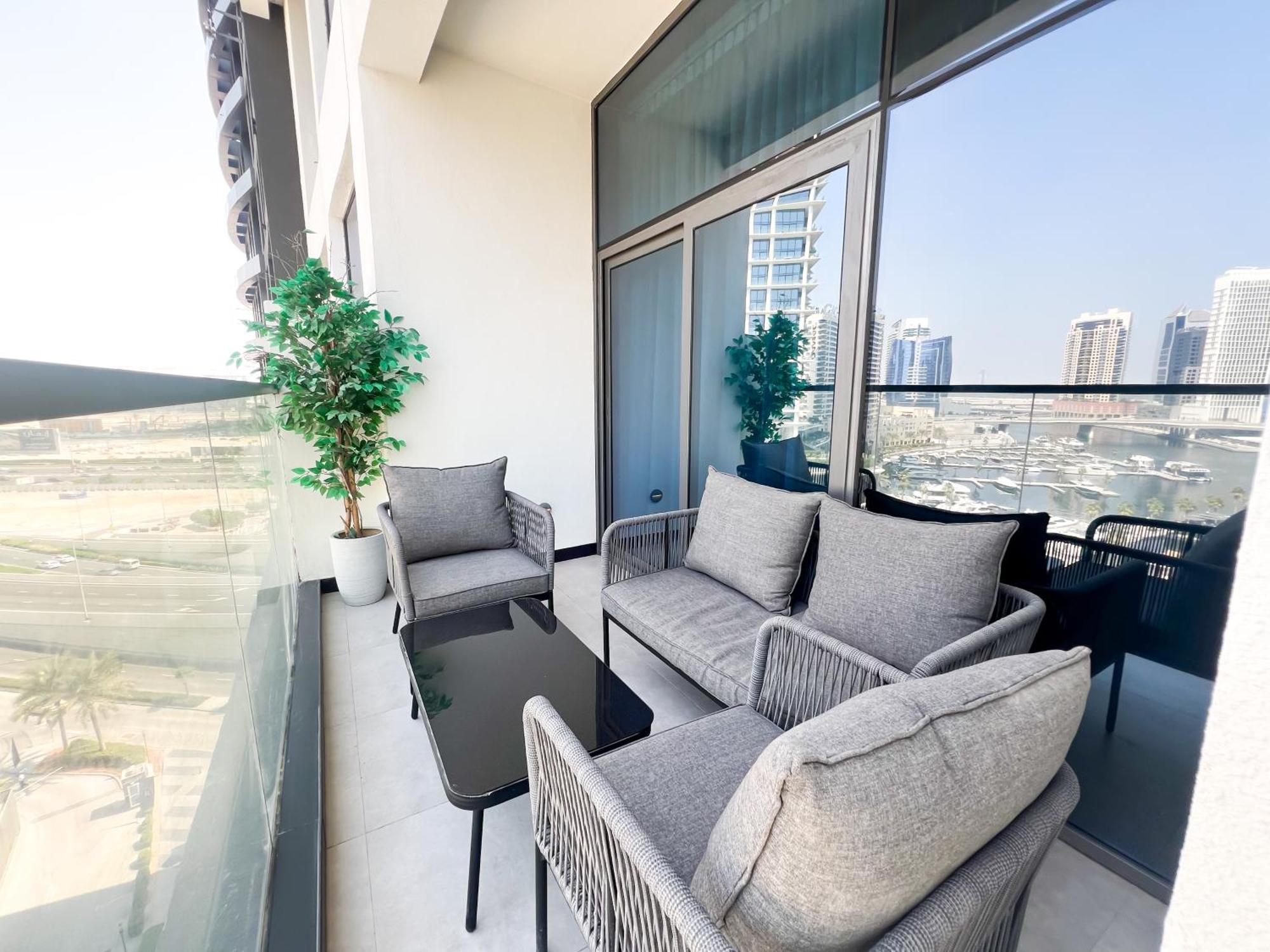 Chic 1-bedroom With Epic Burj Khalifa Views Appartement