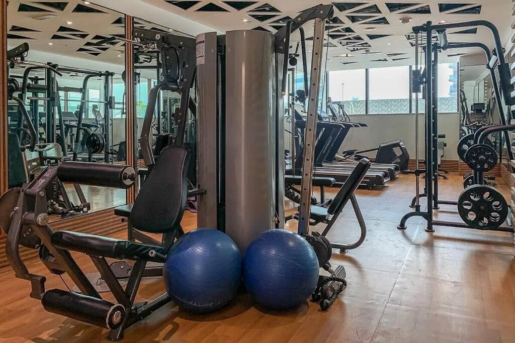 High Floor With Amenities And Parking Appartement *