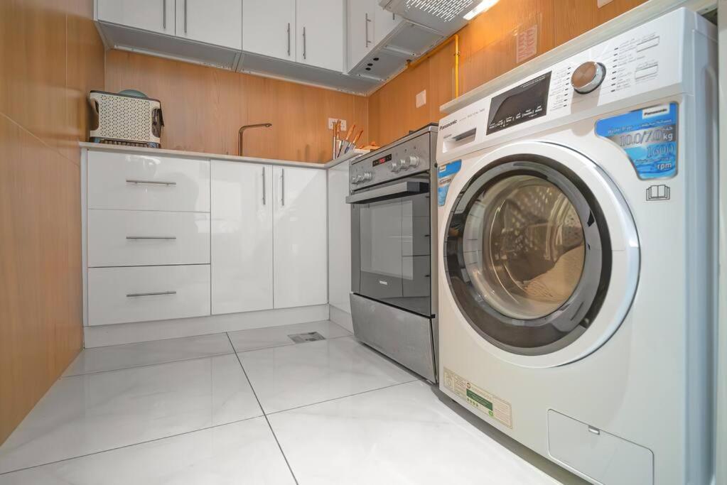 High Floor With Amenities And Parking * Dubai