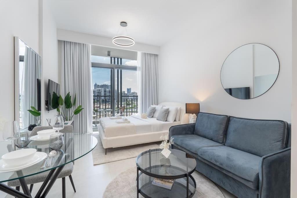 Location And Work And Chill Near Miracle Garden Apartment *