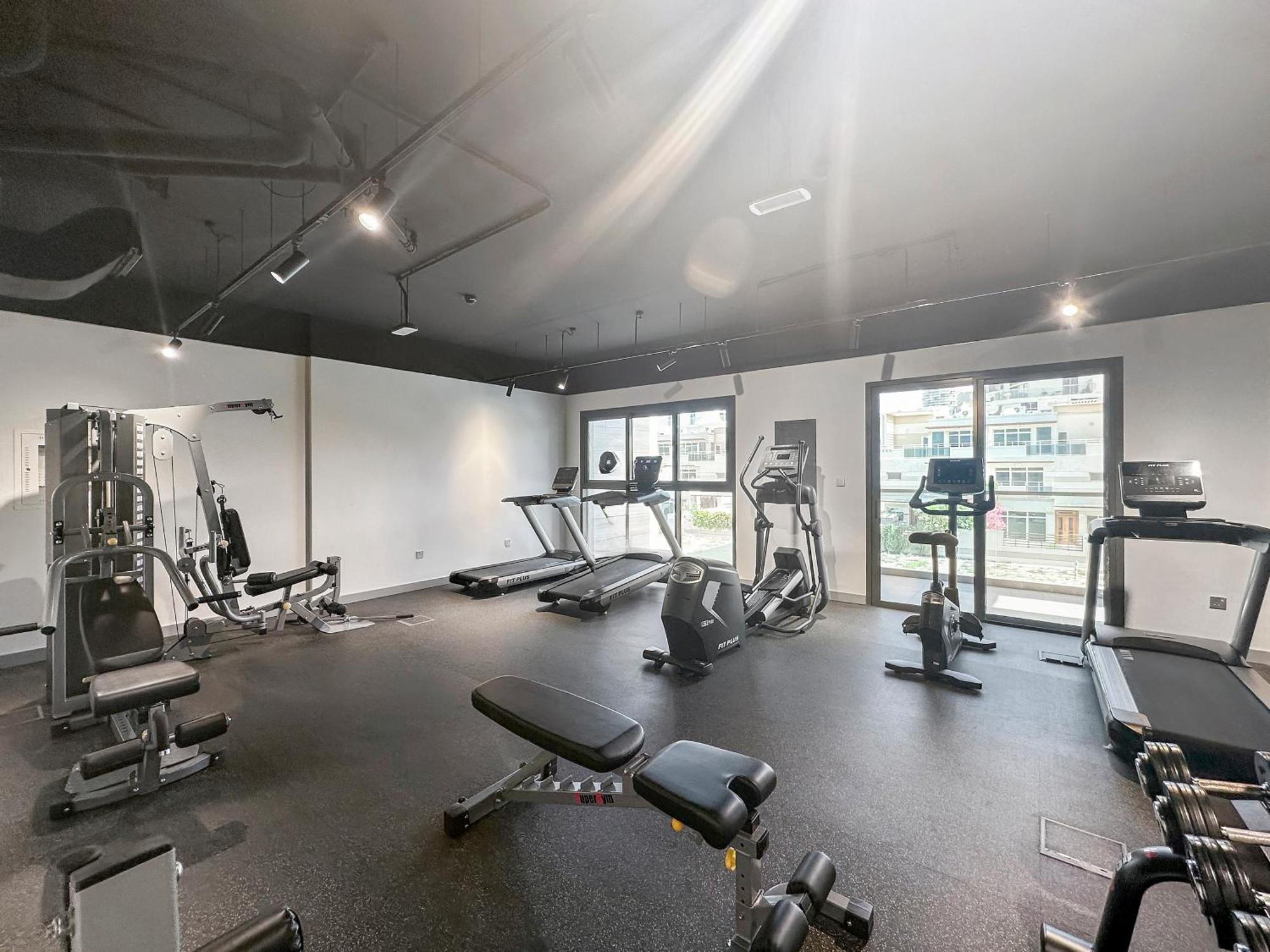 Chic 1br With Pool And Gym Access Appartement