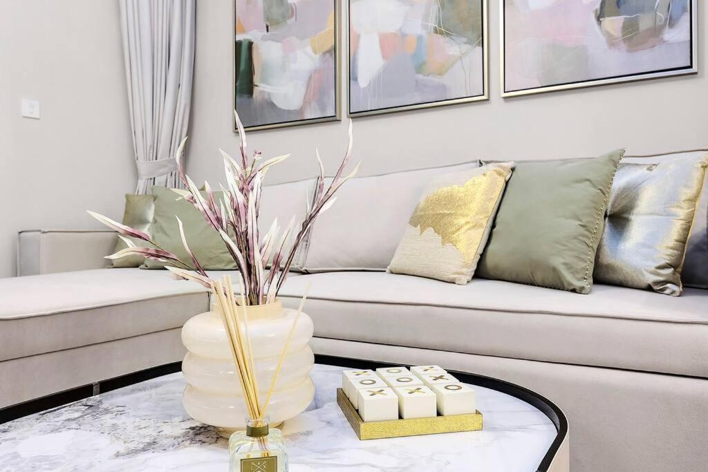 First Class 2br Serene Retreat In Wilton * Dubaï
